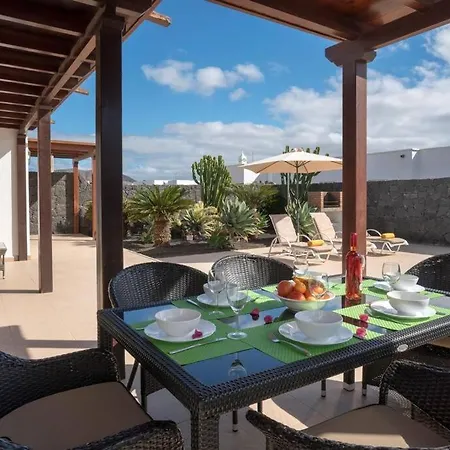 Casa Lirio فيلة *